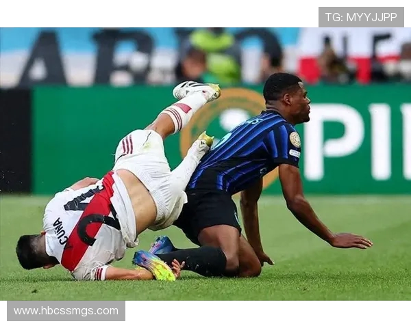 马伦谈与邓弗里斯默契配合称共同训练已久助力球队表现